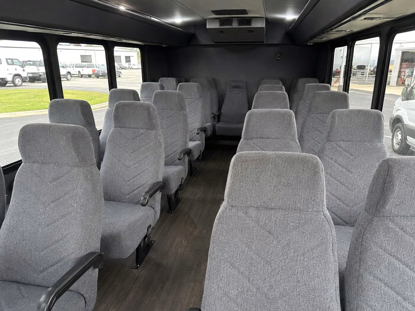 coachbuslosangeles com connects you with minibuses and charter buses for large la prom groups